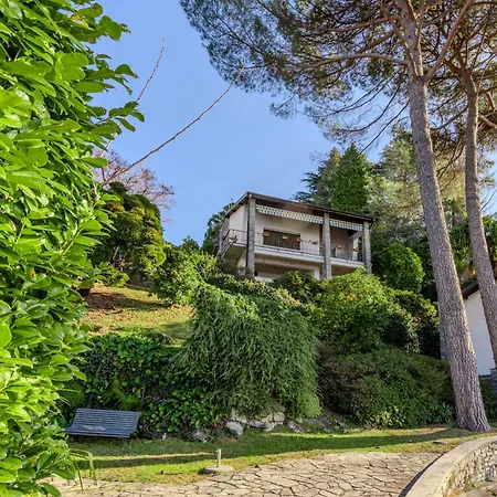 Fabrizio By Interhome * لافينو